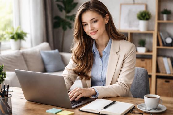 Mladá žena se připravuje na pohovor